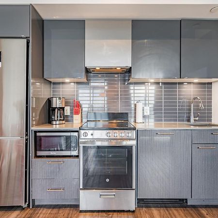 Luxury 2 Bedroom Condo High Floor Close To Eaton Center Торонто Экстерьер фото